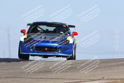 media/Oct-26-2025-CalClub SCCA (Sun) [[8ce1e69566]]/Group 2/Grapevine/